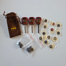Load image into Gallery viewer, Momo Wooden Look Key Set
