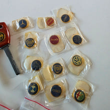 Load image into Gallery viewer, Momo Wooden Look Key Set
