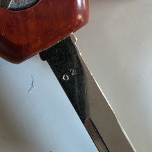 Load image into Gallery viewer, Momo Wooden Look Key Set
