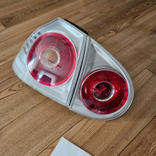 Load image into Gallery viewer, Votex Clear/Red Tail Light Set Golf Mk5
