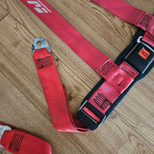 Load image into Gallery viewer, Red Zender Seat Belt Set

