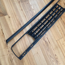 Load image into Gallery viewer, Badgeless Grill + Grill Spoiler Jetta Mk2
