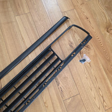 Load image into Gallery viewer, Badgeless Grill + Grill Spoiler Jetta Mk2
