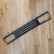 Load image into Gallery viewer, Badgeless Grill + Grill Spoiler Jetta Mk2
