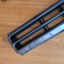 Load image into Gallery viewer, Kamei X1 Tuning Front Grill Scirocco Mk2
