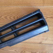 Load image into Gallery viewer, Kamei X1 Tuning Front Grill Scirocco Mk2
