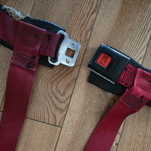 Load image into Gallery viewer, Red Zender Tuning Seat Belt Set
