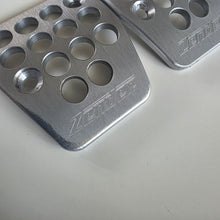 Load image into Gallery viewer, Zender Alu Pedal Set (Brake + Clutch)
