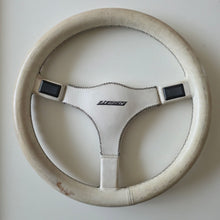 Load image into Gallery viewer, Zender Momo Steering Wheel
