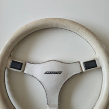 Load image into Gallery viewer, Zender Momo Steering Wheel
