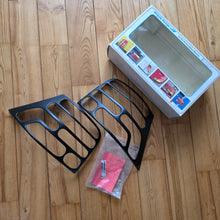 Load image into Gallery viewer, Hofele Design Tail Light Cover Set Golf Mk4
