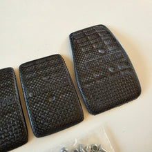 Load image into Gallery viewer, Carbon Fiber Momo Corse Pedal Set
