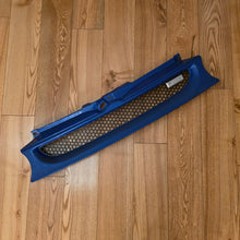 Load image into Gallery viewer, Kamei Tuning Honeycomb Style Front Grill Golf Mk4
