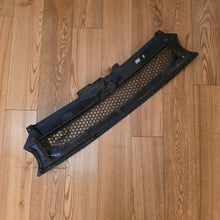 Load image into Gallery viewer, Kamei Tuning Honeycomb Style Front Grill Golf Mk4
