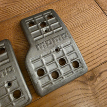 Load image into Gallery viewer, Momo "Waffle" Alu Pedal Set
