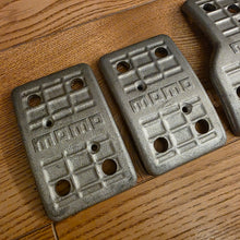 Load image into Gallery viewer, Momo "Waffle" Alu Pedal Set
