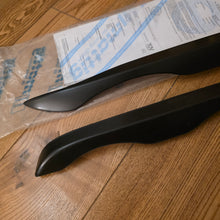 Load image into Gallery viewer, Mattig Headlight Eyebrow Spoiler Set BMW E46 (Facelift)
