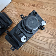 Load image into Gallery viewer, Smoked In.Pro E-Code Headlight Set Vento/Jetta Mk3
