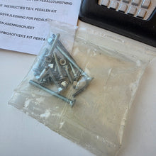 Load image into Gallery viewer, Momo Corse Alu Pedal Set
