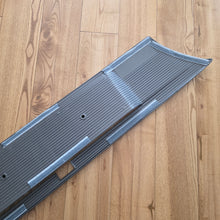 Load image into Gallery viewer, Treser Smoked Heckblende Golf Mk2
