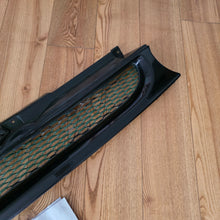 Load image into Gallery viewer, Kamei Tuning Honeycomb Style Front Grill Golf Mk4
