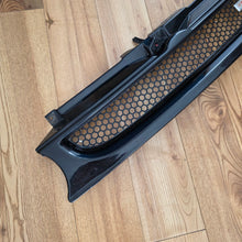 Load image into Gallery viewer, Kamei Tuning Honeycomb Style Front Grill Golf Mk4
