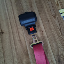Load image into Gallery viewer, Red Zender Seatbelt Set
